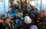 Des habitants de Kafraya et Foua évacués le 20 décembre 2016 vers les zones contrôlées par le gouvernement syrien dans la province d'Alep