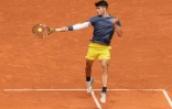 Carlos Alcaraz lors de son match du premier tour de Roland Garros face Ă J.J. Wolf, le 26 mai 2024.