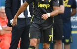 L'entraîneur de la Juventus, Massimiliano Allegri (g) et son attaquant Cristiano Ronaldo, lors du match de Serie A face au Chievo, à Vérone, le 18 août 2018