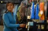 L'alpiniste népalaise Pasang Lhamu Sherpa Akita lors d'une interview à Katmandou, le 14 avril 2016