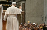Le pape Léon XIV rencontre des fidèles au Vatican le 29 juillet 2025