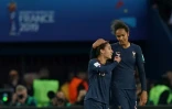 Les titulaires habituelles des Bleues, Wendie Renard (d) et Amel Majri, lors du match de groupes de la Coupe du monde 2019 contre la Corée du Sud, au Parc des Princes, le 7 juin 2019