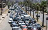 Un embouteillage à l'entrée de Saïda alors que les habitants fuient les villages du sud du Liban pour se réfugier à Beyrouth, le 19 juin 2026