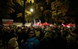 Des manifestants à Varsovie devant la Cour constitutionnelle polonaise, le 30 octobre 2026