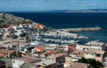 Vue du quartier "Les Goudes", dans le 8e arrondissement de Marseille, à l'entrée sud de la ville et du parc national des Calanques, le 11 septembre 2025