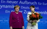 Angela Merkel (g) et la nouvelle secrétaire générale du CDU Annegret Kramp-Karrenbauer le 26 février 2018 à Berlin 