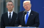 Le président américain Donald Trump (d), prononçant un discours sur l'Otan au côté de son Secrétaire général Jens Stoltenberg, à Bruxelles, le 25 mai 2017