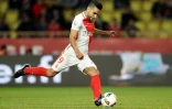 L'attaquant de Monaco Radamel Falcao tir un penalty face à Caen au stade Louis II, le 21 décembre 2016