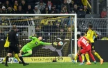 Le milieu de terrain français de Leipzig Christopher Nkunku marque le 3e but face au Borussia, lors de la 28e journée de Bundesliga, le 2 avril 2022 à Dortmund