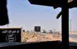 Des panneaux aux couleurs du groupe Etat islamique près de Deir Ezzor, en Syrie, le 9 septembre 2017
