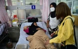 Une femme hospitalisée après avoir été blessée dans une série d'attaques dans la province méridionale thaïlandaise de Narathiwat, le 23 août 2026
