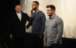 Alek Skarlatos, Spencer Stone (g) et Anthony Sadler (c) sont les trois Américains qui ont contré l'attaque du Thalys en août 2015, à Paris le 29 janvier 2018