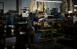 Dans l'usine Paraboot de Saint-Jean-de-Moirans, le 27 mai 2025