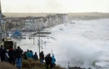 La tempête Eleanor atteint Wimereux, dans le nord de la FRance, le 3 janvier 2018