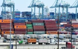 Des conteneurs en provenance de Chine au port de Long Beach, le 23 août 2019 en Californie