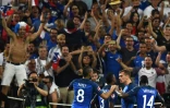 Antoine Griezmann applaudi lors de la demie-finale de l'Euro-2016 le 7 juillet 2016 à Marseille