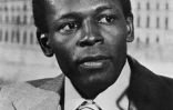 Jose Eduardo dos Santos, alors ministre angolais des Affaires étrangères, le 21 janvier 1976 à Stockholm
