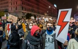 Manifestation contre l'interdiction quasi totale de l'avortement, le 30 octobre 2020 à Varsovie, en Pologne
