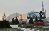 Le sarcophage au-dessus duq uatrième réacteur de la centrale nucléaire de Tchernobyl, en Ukraine, le 8 décembre 2020