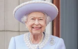 La reine Elizabeth au balcon de Buckingham palace pour les célébrations de ses 70 ans de règne, le 2 juin 2022 à Londres 