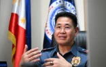 Sur cette photo prise le 29 juillet 2025, le brigadier-général de police Bernard Yang répond aux questions de l'AFP dans son bureau à Manille