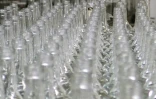 Des bouteilles de pastis dans l'usine familiale Liminana à Marseille, le 6 septembre 2017