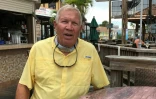 Rusty Fischer, propriétaire de Rusty's Seafood & Oyster Bar à Port Canaveral, en Floride, le 26 mai 2020.