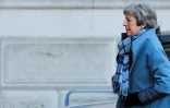 La Première ministre britannique Theresa May arrive au 10 Downing Street à Londres, le 28 janvier 2019