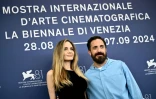L'actrice américaine Angelina Jolie et le réalisateur chilien Pablo Larrain lors d'un photocall pour le film "Maria" présenté à la 81e Mostra de Venise, le 29 août 2024