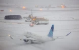 Un avion sur le tarmac de l'aéroport de LaGuardia à New York, le 25 janvier 2026