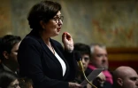 La députée socialiste Colette Capdevielle s'exprime lors d'une séance de questions au gouvernement à l'Assemblée nationale, à Paris, le 18 février 2025