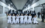 Photo diffusée le 31 mars 2025 par la Présidence du Salvador montrant des Vénézuéliens et des Salvadoriens accusés par les États-Unis d'être membres de groupes criminels, incarcérés au Centre de Détention contre le Terrorisme (Cecot) dans la ville de Tecoluca, au Salvador