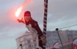 Clarisse Crémer célèbre le franchissement de la ligne d'arrivée du Vendée Globe 2020-2021, qu'elle termine en 12e position sur Banque Populaire après 87 jours de mer, le 3 février 2021.