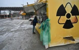 Un stand de vente de souvenirs à Dytyatky point de passage dans la zone d'exclusion de Tchernobyl, le 8 décembre 2020
