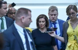 La cheffe de la majorité démocrate à la Chambre des représentants, Nancy Pelosi, arrive mercredi au Congrès à Washington