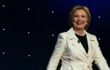 La candidate à l'investiture démocrate Hillary Clinton lors du débat l'opposant à son rival démocrate Bernie Sanders, le 14 avril 2016 sur le plateau de CNN à New York