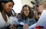 Mercredi 20 avril 2005 - 

Les 9 finalistes de la Star Academy 4 a leur arrivée à l'aéroport Roland Garros
