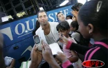Mercredi 20 avril 2005 - 

Les 9 finalistes de la Star Academy 4 a leur arrivée à l'aéroport Roland Garros
