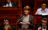 La députée Front de gauche Jacqueline Fraysse lors du débat sur la loi Travail à l'Assemblée nationale à Paris, le 4 mai 2016