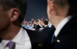 Le président américain Donald Trump est accueilli par le vice-président chinois Han Zheng et d'autres responsables à son arrivée à l’aéroport international de Pékin, le 13 mai 2026