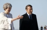 Theresa May et Emmanuel Macron arrivent au mémorial britannique situé à Ver-sur-Mer, en normandie, le 6 juin 2019