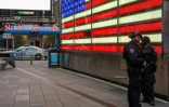 Des policiers à Times Square, à New York, le 8 mai 2021