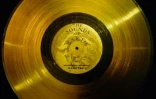Photo diffusée par la Nasa dans les années 70 du disque d'or embarqué sur Voyager, lancé en 1977 