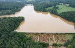 Vue aérienne du barrage Steinbach à Euskirchen (Allemagne), endommagé après des pluies diluviennes le 16 juillet 2021
