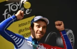 Thibaut Pinot sur le podium après sa victoire dans la 14 étape du Tour de France au sommet du col du Tourmalet le 20 juillet 2019