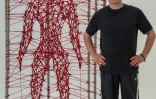Hajime Kinoko, l'un des plus connus artistes japonais de "shibari", l'art des cordes, le 26 mai 2025 à Tokyo