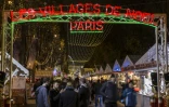 Marché de Noël sur les Champs-Elysees, à Paris, le 25 novembre 2016