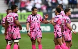Laurent Sempéré salué par ses coéquipiers à l'issue de son dernier match avec le Stade Français, le 25 mai 2019 contre Pau