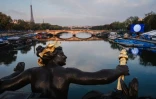 Vue de la Seine où l'épreuve de triathlon des Jeux paralympiques de Paris a été annulée le 1er septembre 2024 et reportée au lendemain