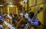 Des musiciens de l'orchestre kimbanguiste de Kinshasa lors d'une répétition, le 16 octobre 2024 en RDC